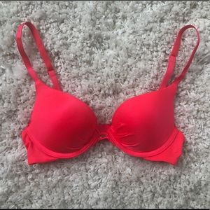 Victoria’s Secret Fabulous push-up bra